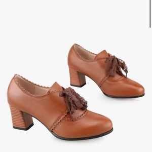 Women’s Vintage Lace Leather Shoes